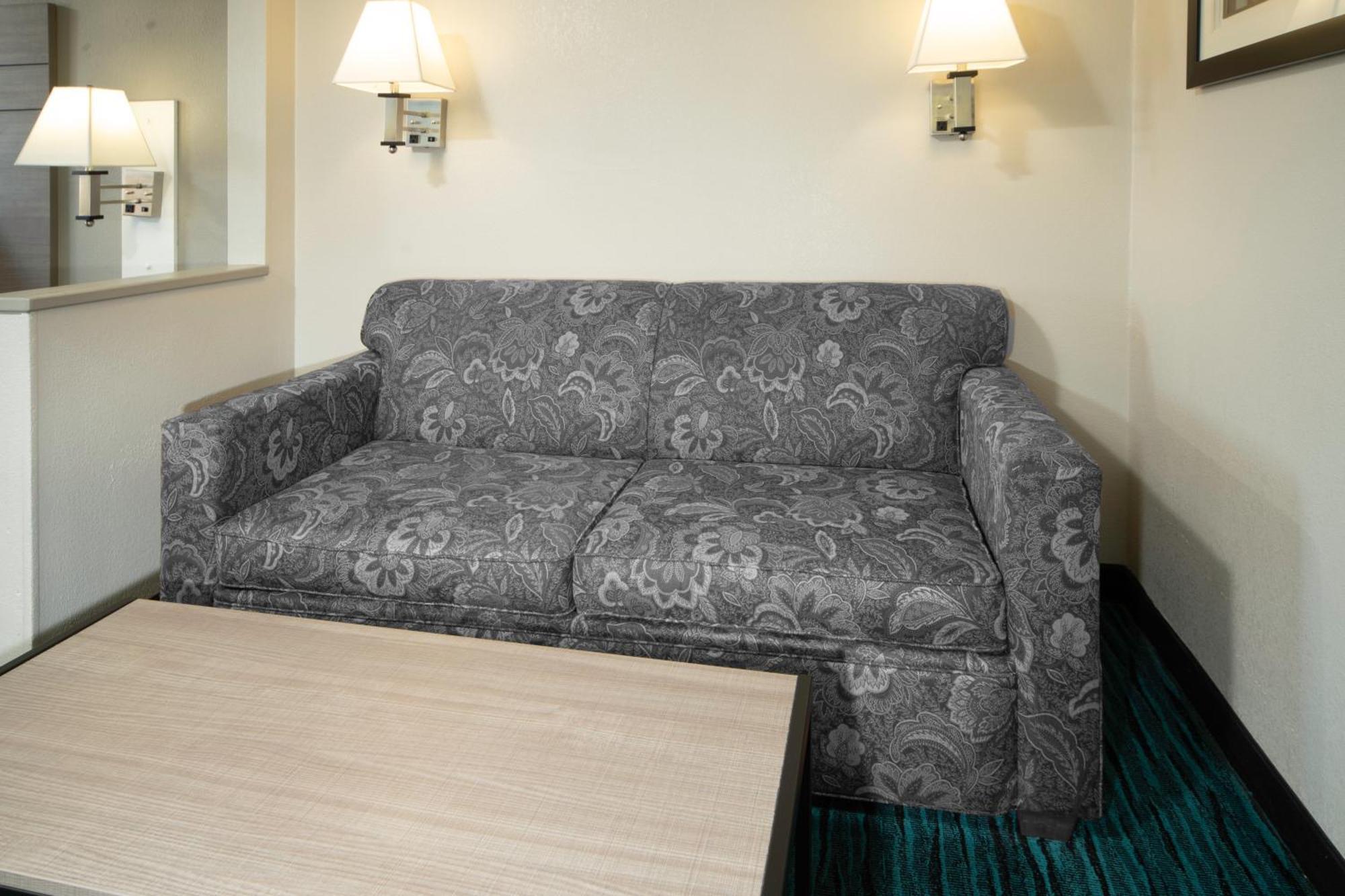 Bridgepointe Advantage By Bphotels Fremont Екстериор снимка